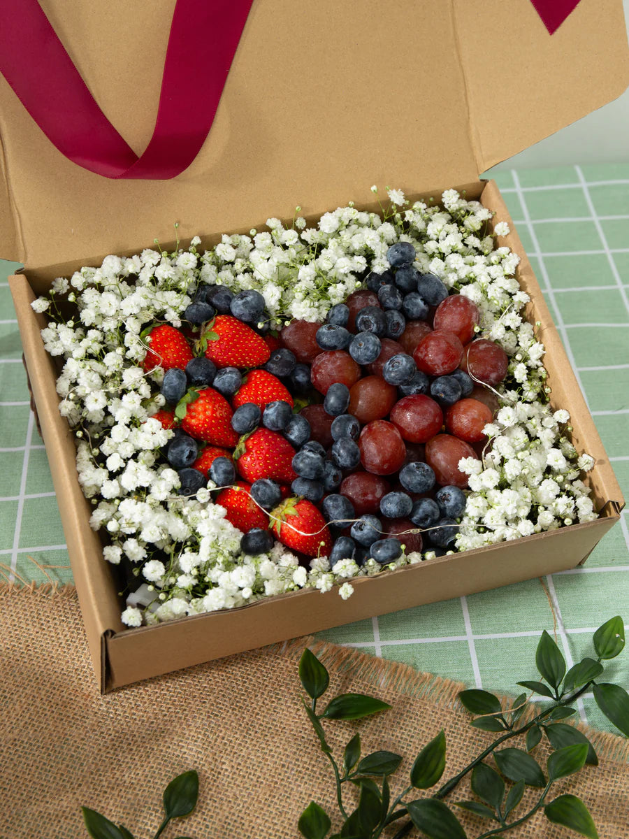 organic berries fruits box